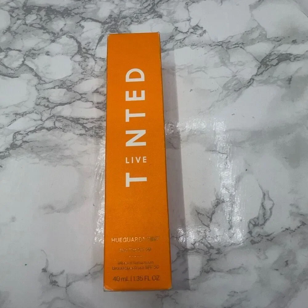 LIVE TINTED Hueguard Tint Mineral Sunscreen in Shade 01- 40mL/1.35 Fl oz NEW!
